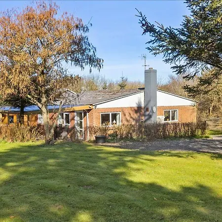 Cozy Summerhouse