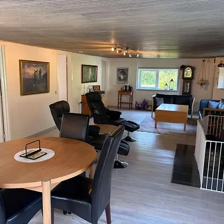Cozy Summerhouse