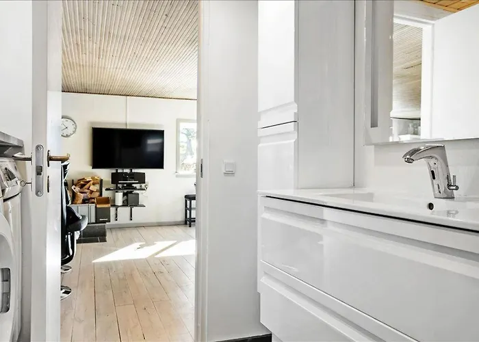 Cozy Summerhouse Vestervig